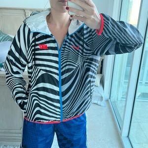 Nike size medium black and white striped hooded jacket